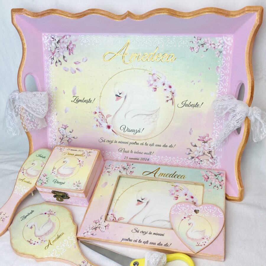 Set Prima Aniversare ”Lebada si dantela”