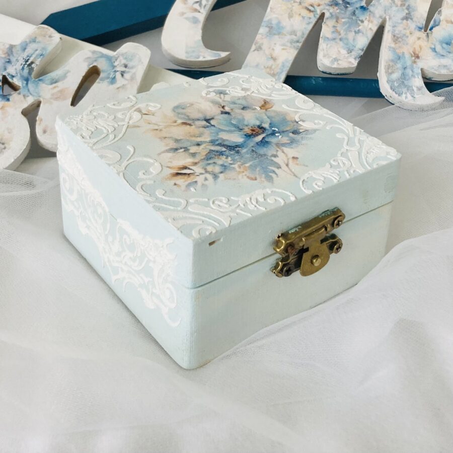 Cutie verighete bleu dantelat